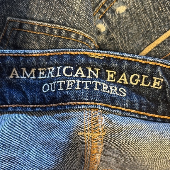 American Eagle Distressed Hi-Rise Festive Denim Shorts with Ivory Lace 12 - Picture 11 of 12